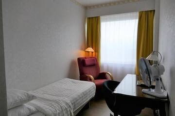 Фото номера Одноместный номер с общей ванной комнатой Хостелы Linnanpiha Bed &amp; Breakfast г. Раума 25
