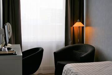 Фото номера Одноместный номер с общей ванной комнатой Хостелы Linnanpiha Bed &amp; Breakfast г. Раума 4